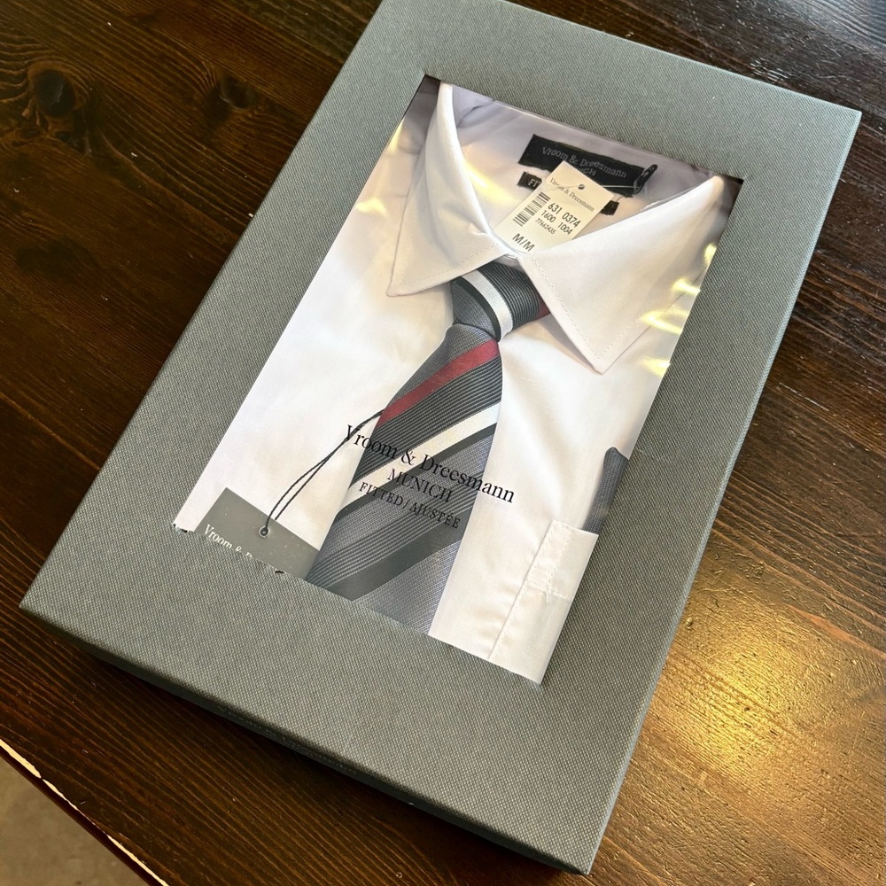 NEW Men's White Dress Shirt with Tie Set in a Gift Box